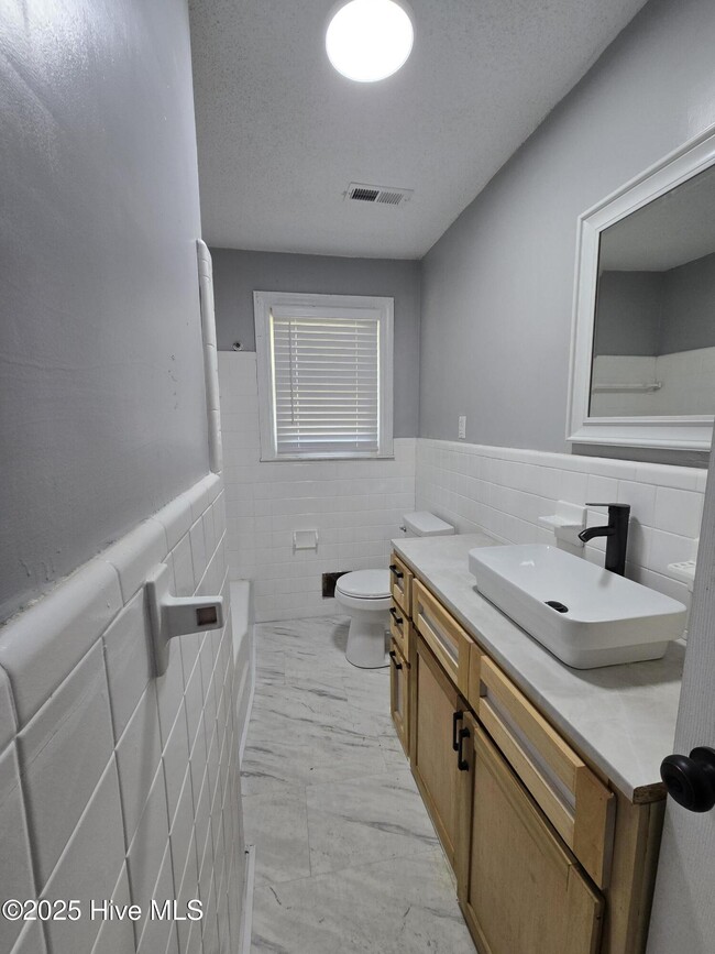Building Photo - 5968 Acorn Rd