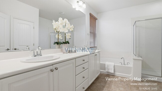 Building Photo - 3033 Ardley Dr