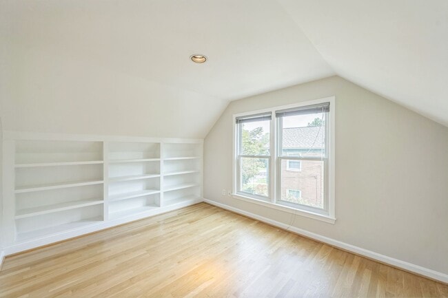 Building Photo - 5Bd/3 Bth expansive Family Home with Private Backyard & Premium Upgrades!