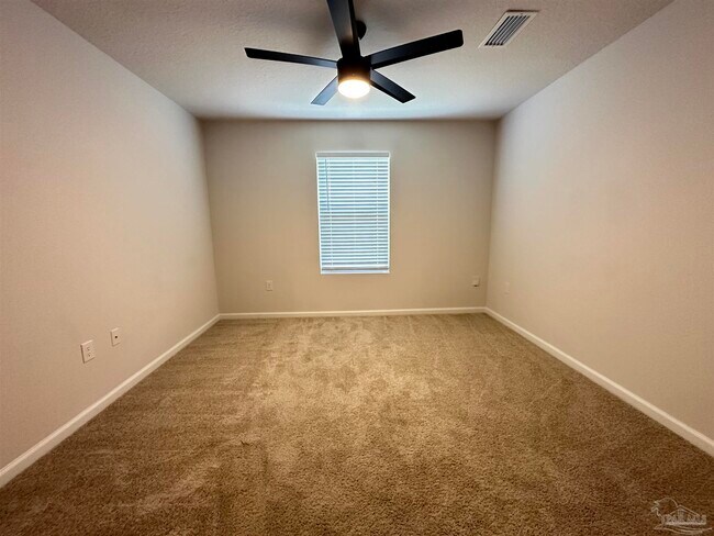 Building Photo - 4014 Whitetail Ln