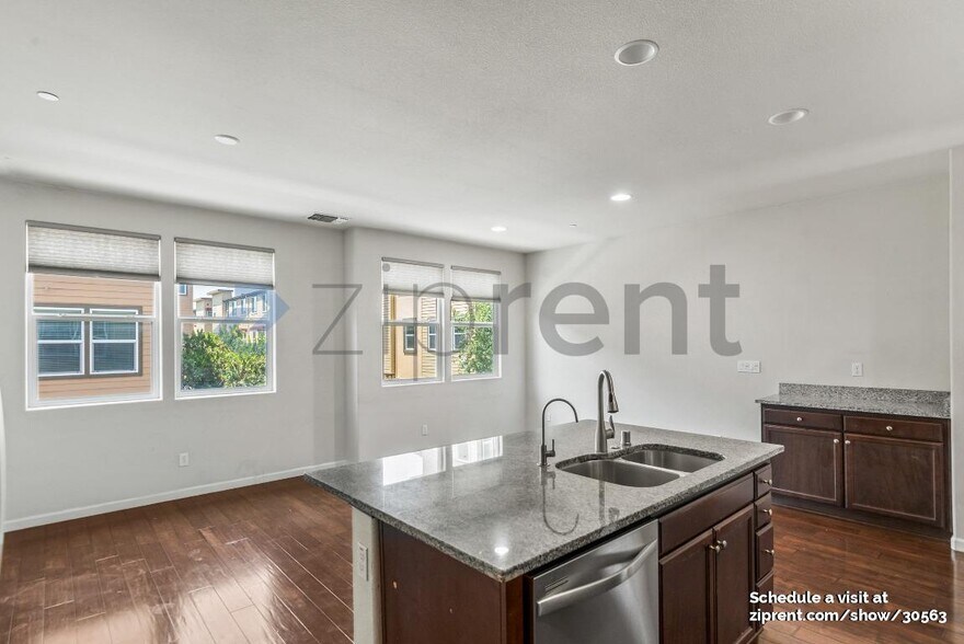 Building Photo - 5650 Campbell Ln