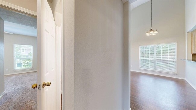 Building Photo - 1604 Park Pl