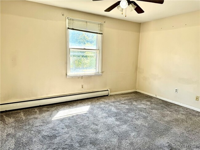Building Photo - 28 Ayrault Dr
