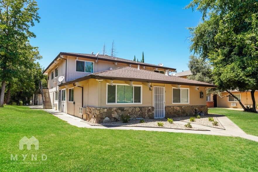 Building Photo - 905 Carro Dr