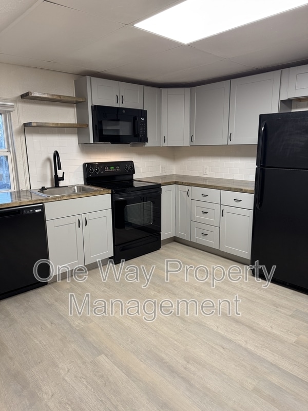 Building Photo - 1412 7th Ave