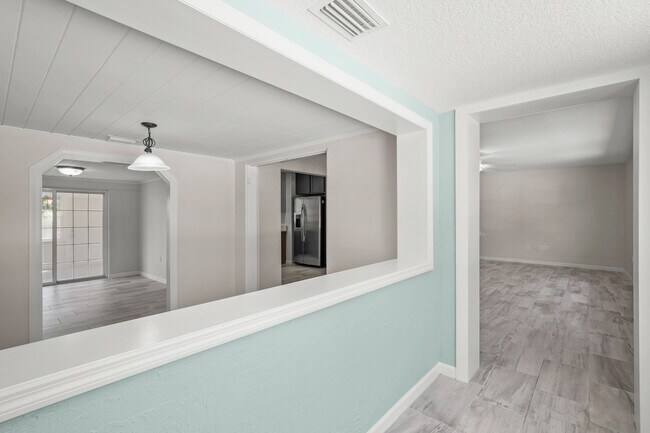 Building Photo - 693 Orange Blossom Dr