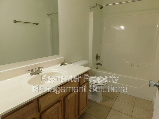 Building Photo - 20 Enchanted View Cir