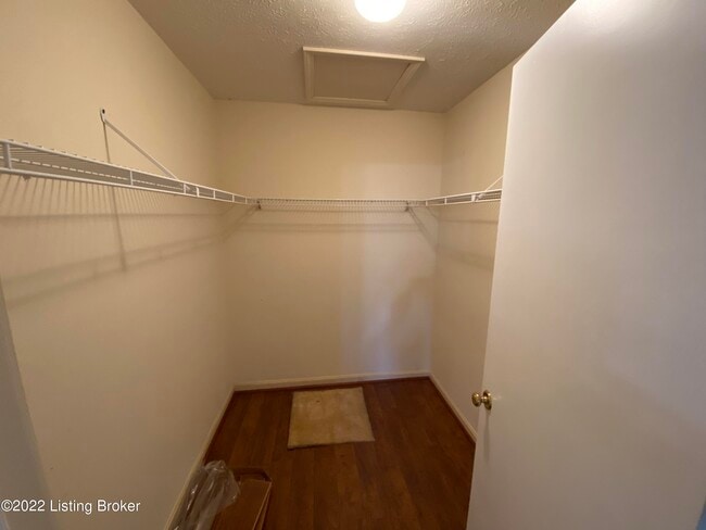 Building Photo - 8600 Tannen Dr