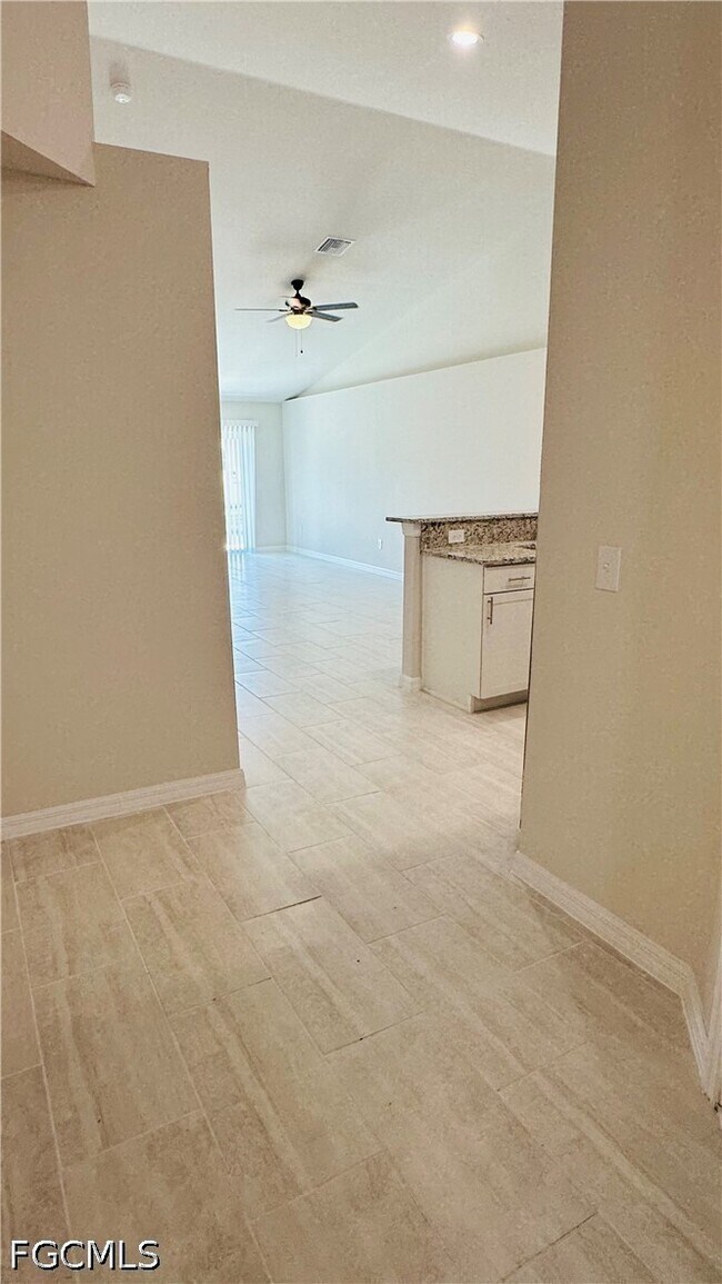 Building Photo - 607 SE 7th St