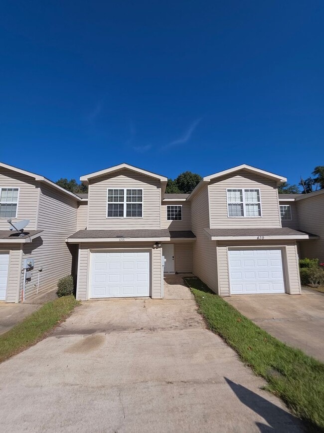 Building Photo - 435 Sandy Oak Dr