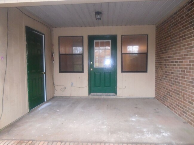 Building Photo - 418 Hargrove St