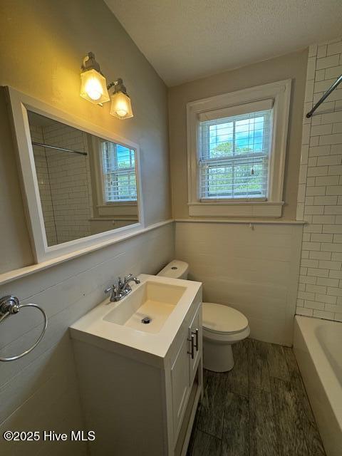 Building Photo - 2940 Oleander Dr