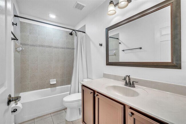 Building Photo - 9826 Heron Pointe Dr