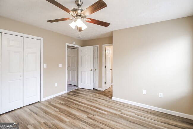 Building Photo - 1660 Riverchase Cir NE