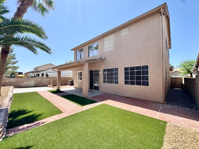 Building Photo - Spacious 4BD/3BA NLV Home with Downstairs ...