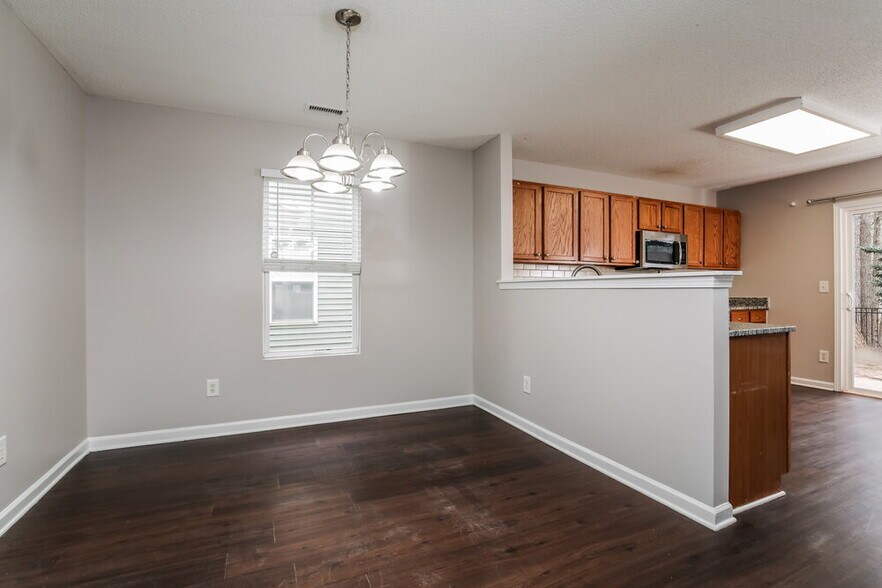 Building Photo - 21 Valleyfield Dr