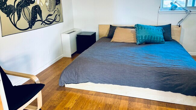 Building Photo - 3363 Madison Ave