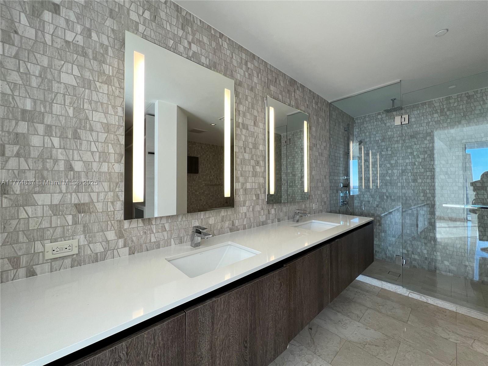 Building Photo - 68 SE 6th St