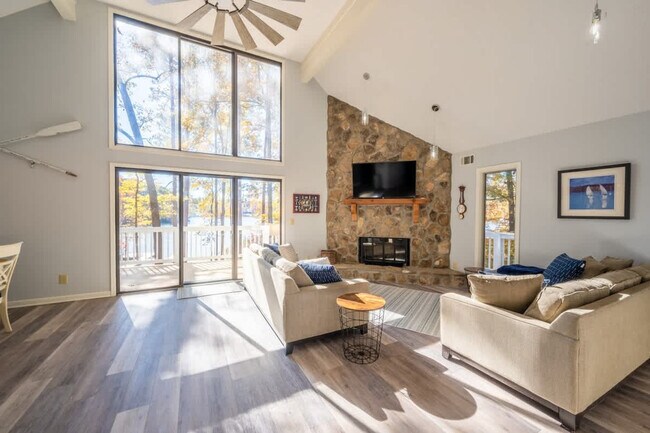Building Photo - 126 Parks Mill Dr