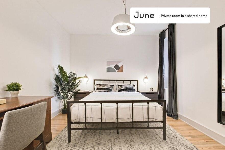 Building Photo - Room in Shared 4 bed/1 bath home