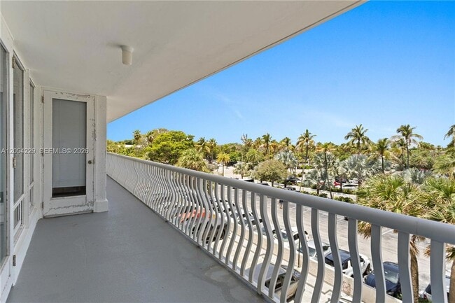 Building Photo - 4020 Galt Ocean Dr
