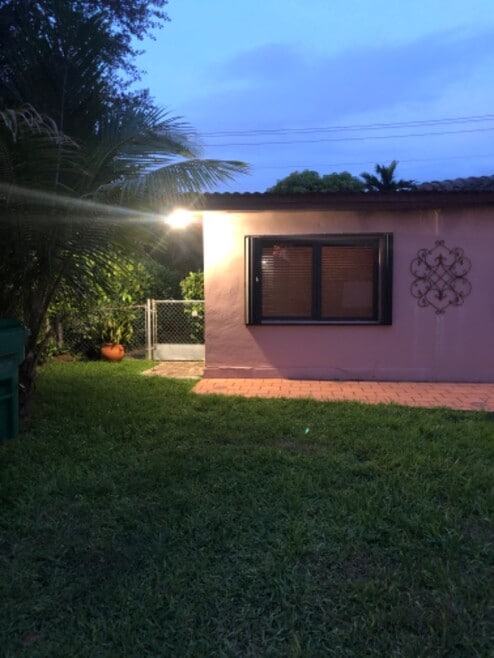 Building Photo - 1715 SW 67th Ct