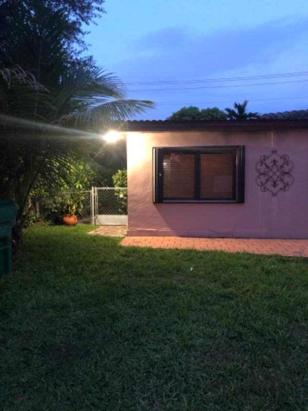 Building Photo - 1715 SW 67th Ct