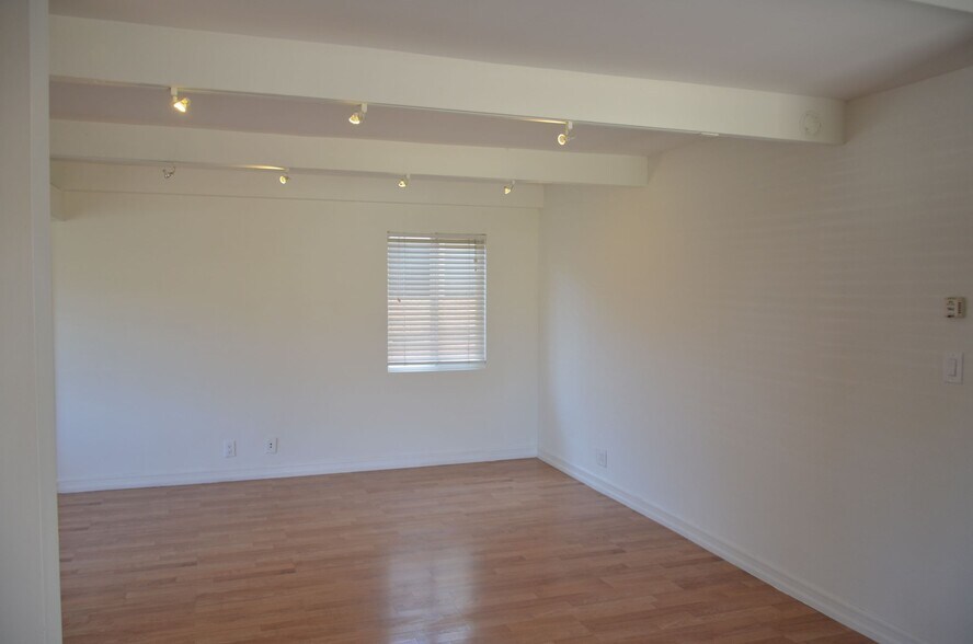 Building Photo - 4541 W 172nd St