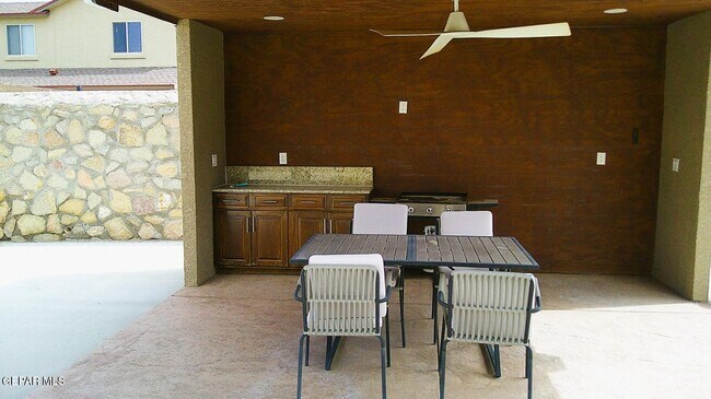 Building Photo - 7240 Long Meadow Dr