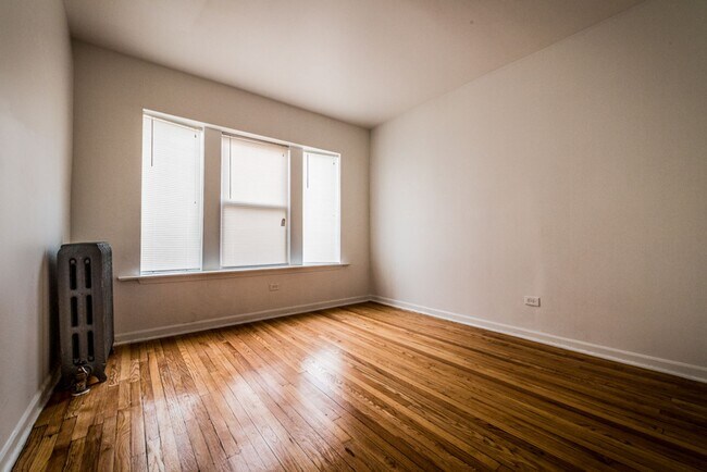 Building Photo - Grand Crossing Apartments