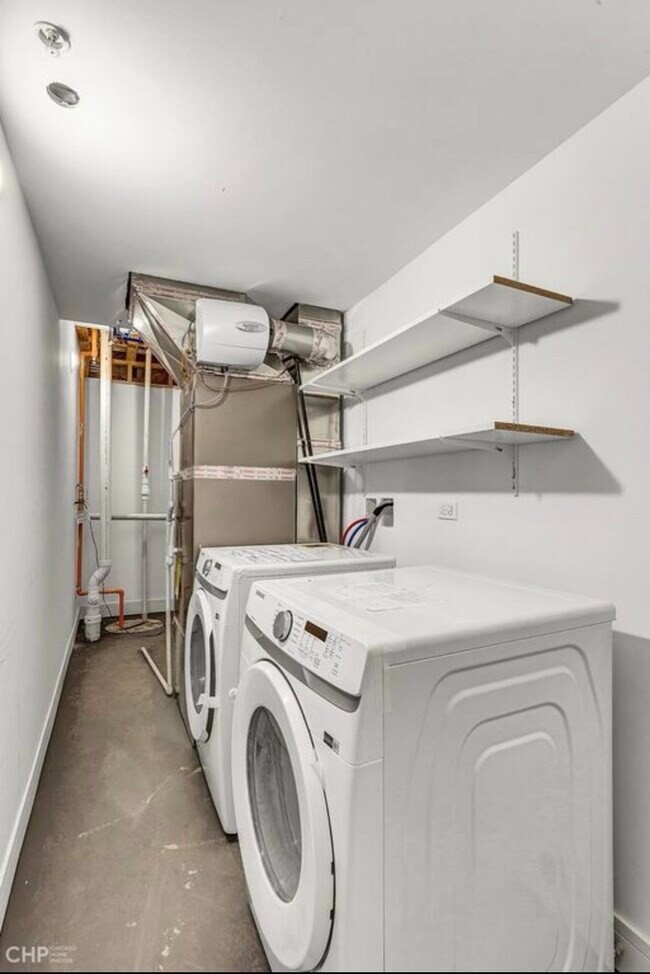 Building Photo - 2536 N 72nd Ct