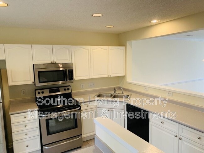 Building Photo - 9436 Elizabeth Townes Ln