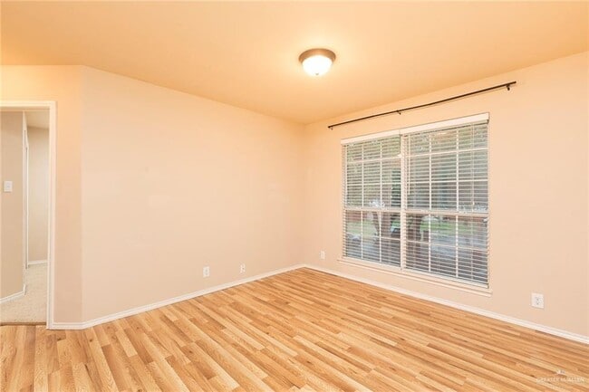 Building Photo - 900 N 51st St