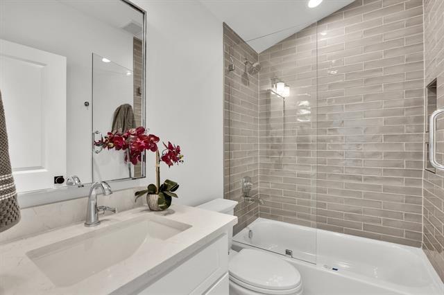 Building Photo - 4116 University Blvd