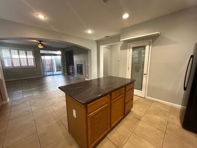 Building Photo - 212 Riverbend Ln