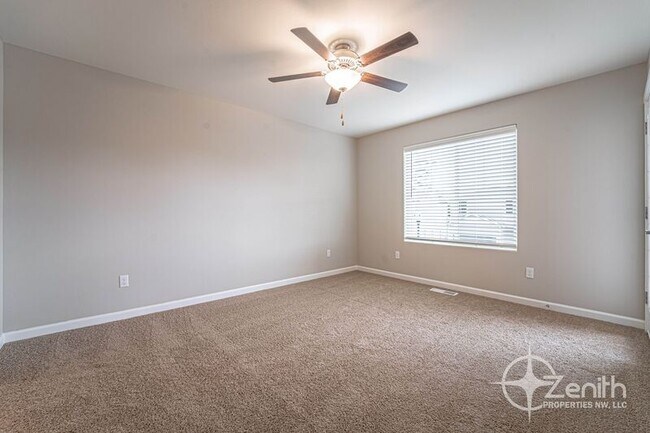 Building Photo - 7020 NE 156th Pl