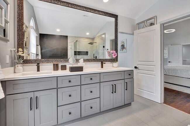 Building Photo - 5469 Grand Park Pl