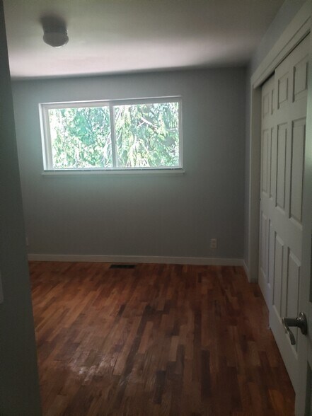 Building Photo - 1604 N 203rd Pl