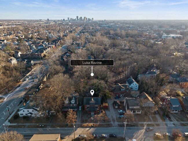 Building Photo - 6+BR House on E. Lane – Central Campus – Newly Renovated + Free Parking – Flexible Move-In