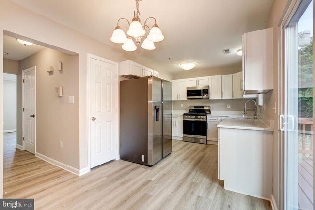 Building Photo - 4719 Springmaid Ln