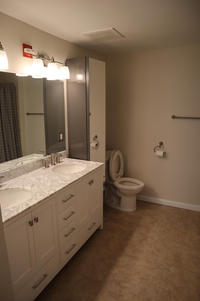 Building Photo - 350 G St SW