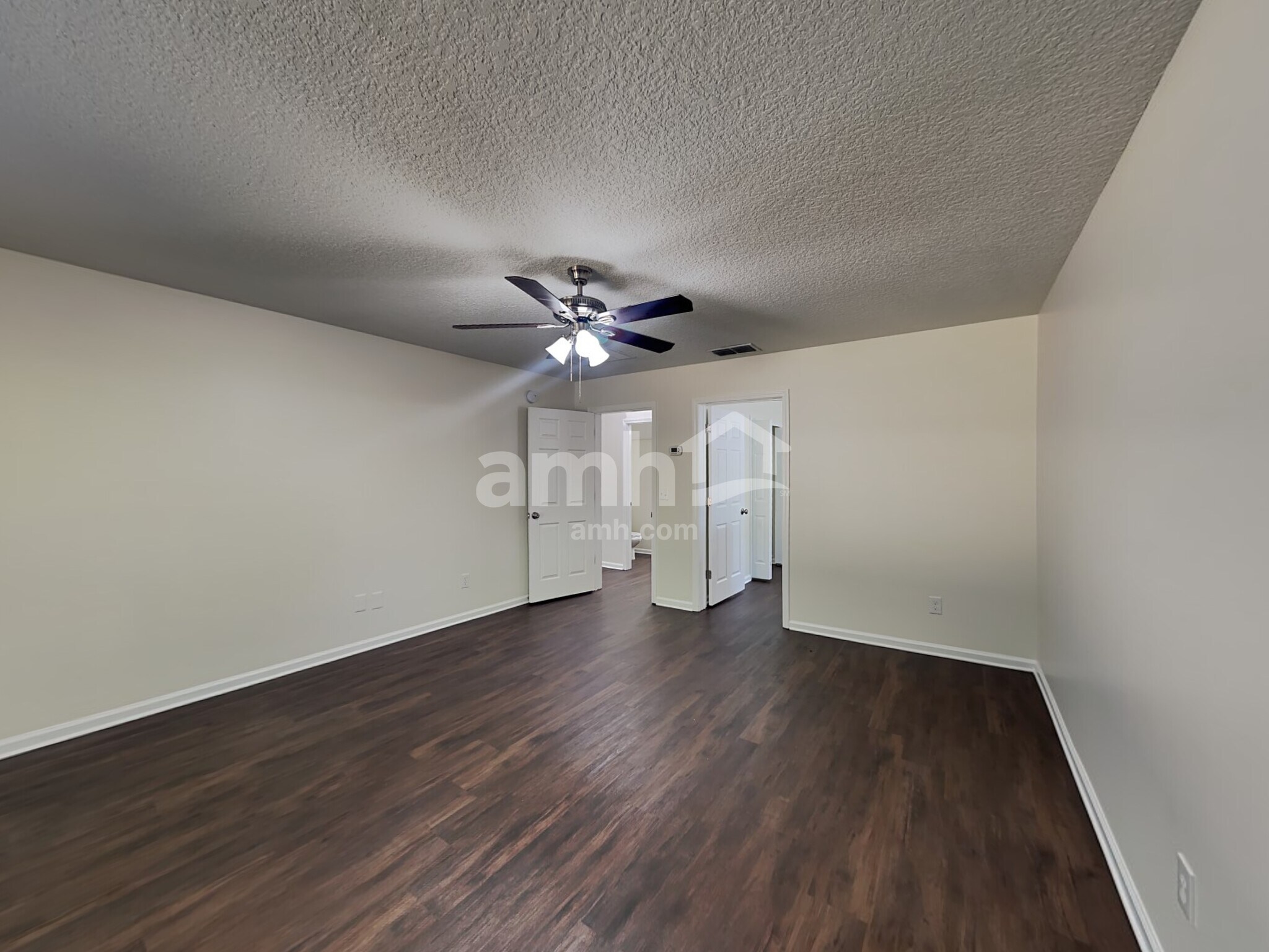 Building Photo - 1411 Samantha Cir S