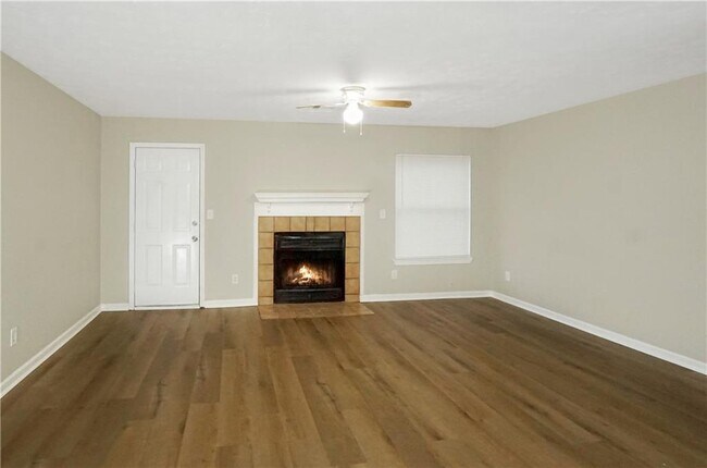 Building Photo - 5847 Trent Walk Dr