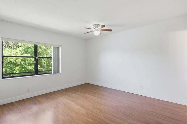 Building Photo - 11396 Taft St