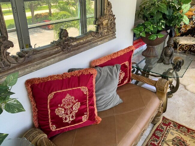 Building Photo - 77 Mansfield B