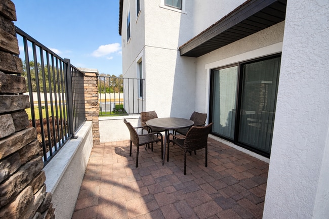 Building Photo - Spacious 3-Bedroom Townhouse Oasis in Haines City – Your Perfect Retreat!