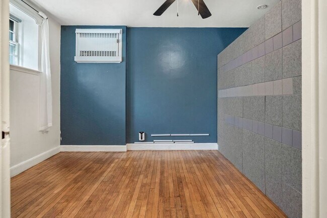 Building Photo - 56 Elm St