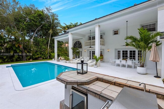 Building Photo - 14850 Old Cutler Rd