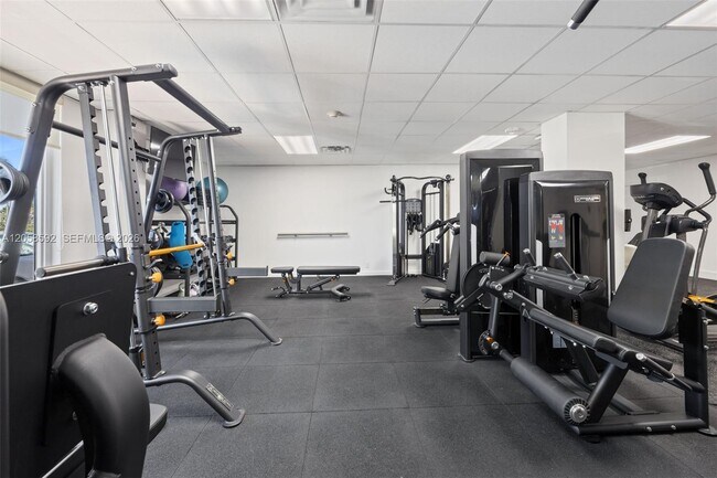 Building Photo - 3500 Galt Ocean Dr