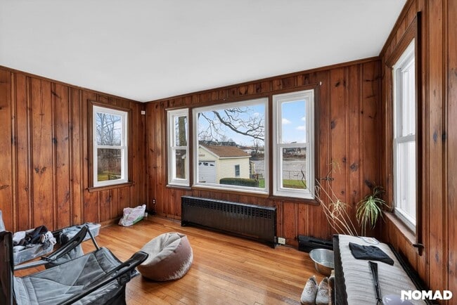 Building Photo - 96 Kenwood Ave